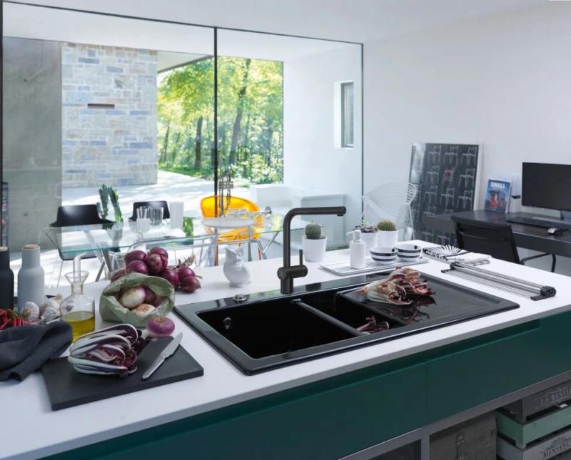 Franke børstet sort sensor køkkenarmatur Atlas Neo med udtrækkelig tud 115.0625.527