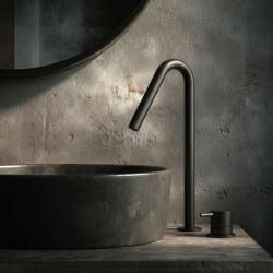 Waterevolution Flow 2-huls håndvaskarmatur sort med høj V 120mm tud T1122VPR