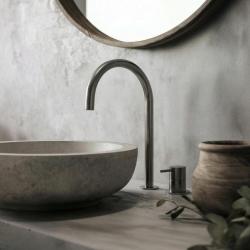 Waterevolution Flow 2-huls håndvaskarmatur PVD Gun Metal med høj U 200 mm udløb T1122UGME