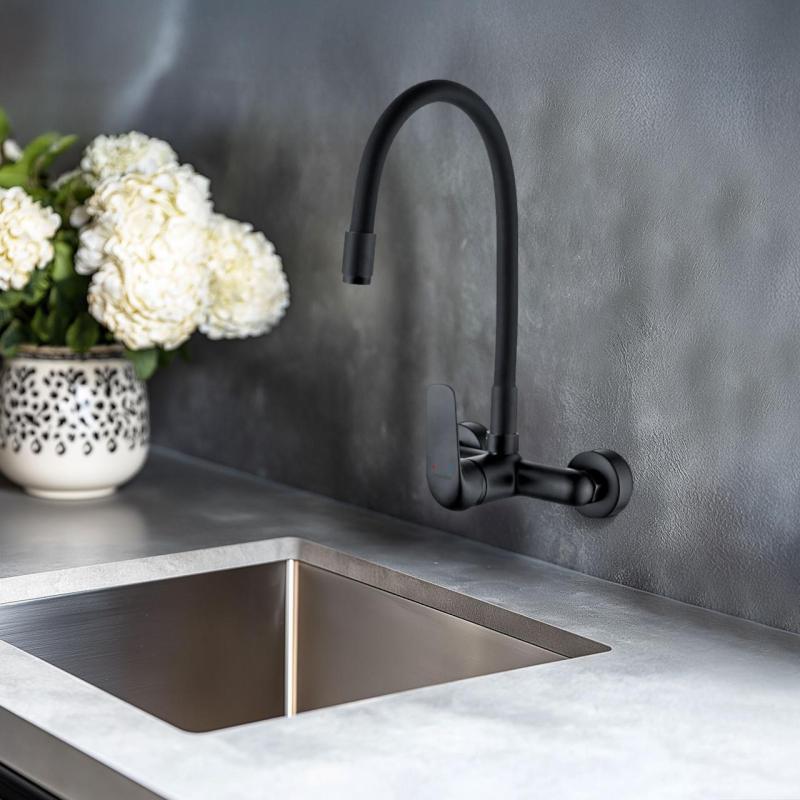 Aquatrimo Chopin vægmonteret vandhane med høj fleksibel tud mat sort 21CP8462SW