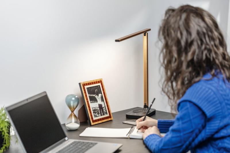 Bureau decor lamp Bressi 8W 450lm AC220-240V 3-CCT Trådløs Opladning USB PF>0,5 RA>80 Sort / Guld 1208962479