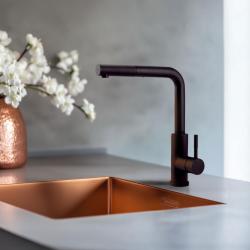 Pure.Sink Elite Steel Spark-S køkkenarmatur Mat sort med udtrækkelig tud PS8041-10