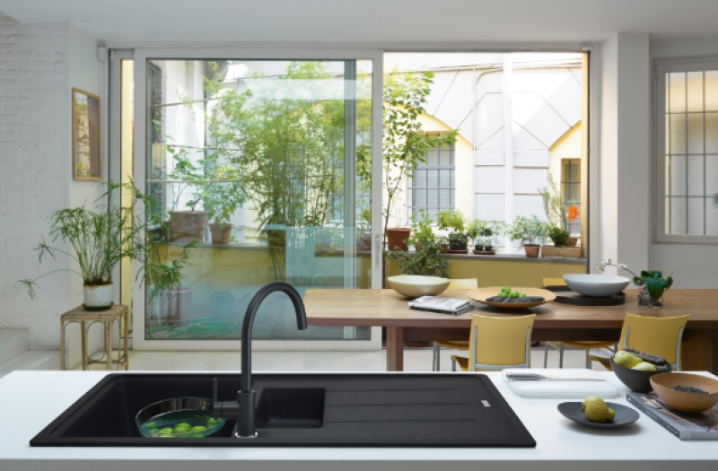 Franke Lina XL Køkkenarmatur Onyx med Drejbar Tud 115.0626.020