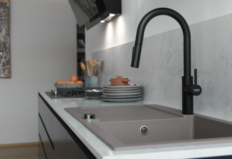 Franke Pescara J Énhånds Blandingsbatteri Sort med Udtrækkelig Tud og Sprayfunktion 115.0575.968