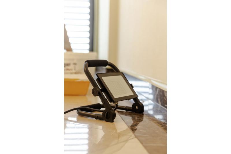 NELI Bærbar Spotlight, LED, 30W, 2700lm, 6400K, AC220-240V, IP65, 1.5m kabel