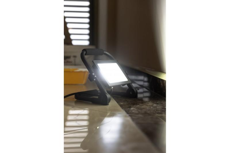 NELI Bærbar Spotlight, LED, 50W, 4500lm, 6400K, AC220-240V, IP65, 1,5m kabel