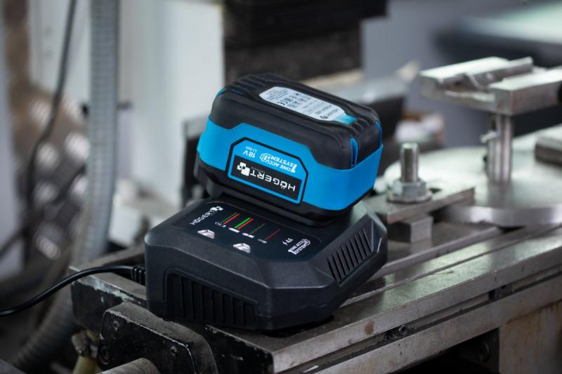 HÖGERT hurtiglader til batteri 6A 18V