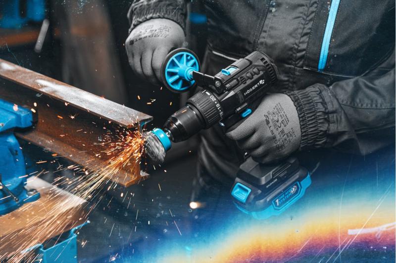 HÖGERT Borstelloze accuschroevendraaierset, 18V, met bitholder, bitmagasin, oplader og batteri