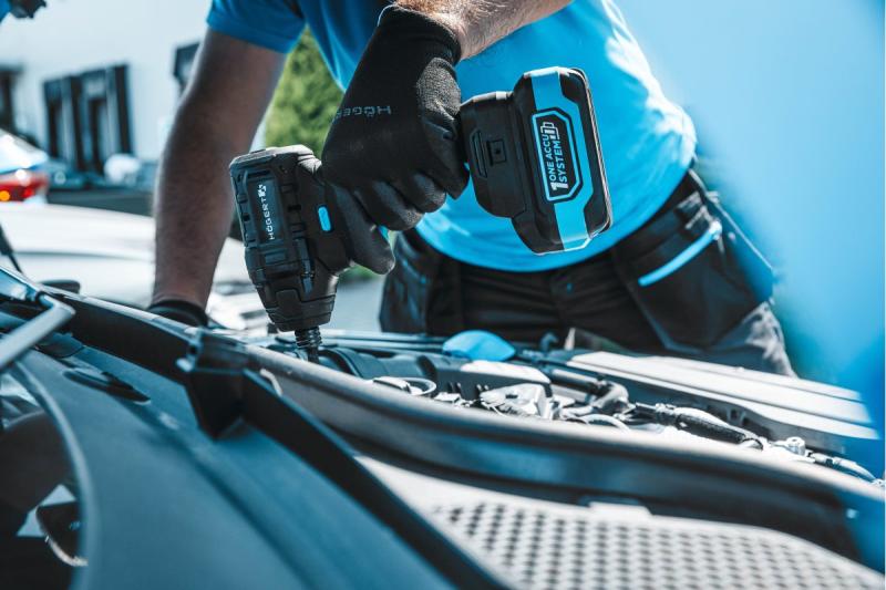 HÖGERT Børsteløs batteridrevet strygejern 18V, sæt med batteri, oplader og tilbehør