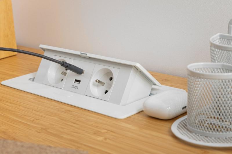 Blød udtrækkelig stikkontaktmodul.