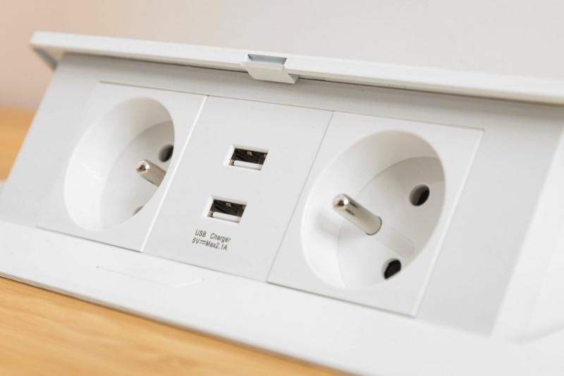 Blød udtrækkelig stikkontaktmodul.