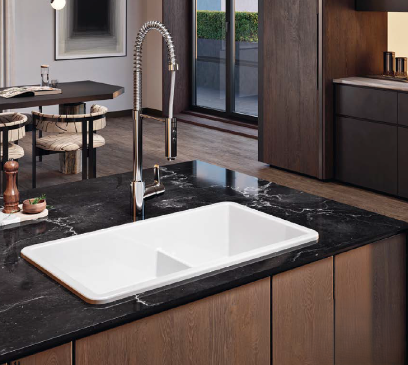 Ausmann Ceramic Ember Keramisk Hvid Halvanden Vask Overbygning og Underbygning 733 x 401 mm med Sorte propper 1208971521