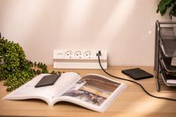 Basco møbelstik, 3 x stik med jordforbindelse, USB A+C, 1,5m kabel, hvid med montering