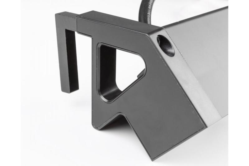 Basco møbelstik, 3 x stik med jordforbindelse, USB A+C, 1,5m kabel, sort med montering