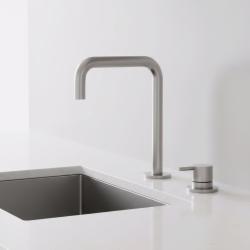Pure.Sink Luxion 2-huls massiv rustfri køkkenarmatur med U-udløb PLX2HU-02