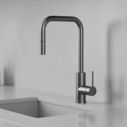 Pure.Sink Luxion Gun metal køkkenarmatur, firkantet med udtrækkelig tud PLXSQUA-61
