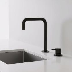 Pure.Sink Luxion 2-huls mat sort køkkenarmatur med U-udløb PLX2HU-10
