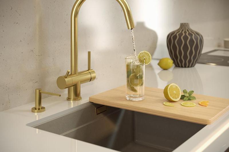 Quadri Newport II granit undermonteret beige vask 560x450mm med gylden prop og afløbsdæksel 1208971765