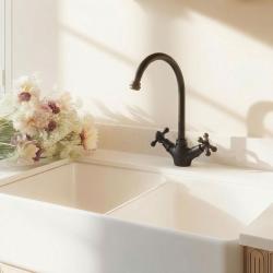 Aquanello Heritage Ascot Klassisk køkkenarmatur i nostalgisk stil, sort med rund udløber BL-4003-HA