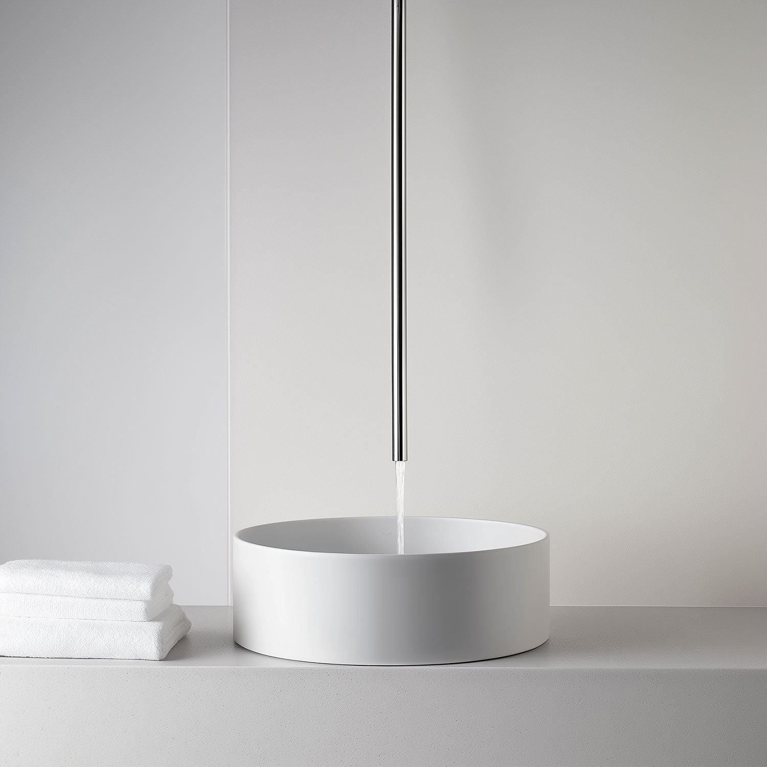 Loftmonterede Vandhaner: En Design Drøm eller et Praktisk Mareridt?